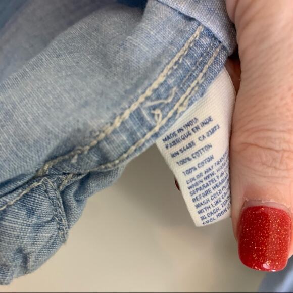 American Eagle Light Wash Button Down Shirt - Picture 3 of 4